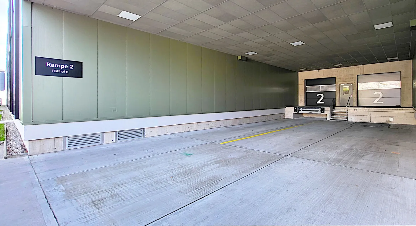 Salle industrielle moderne (rez-de-chaussée) directement sur l'autoroute ! - Photo 12 sur 13