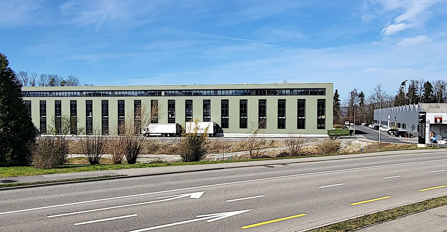 Salle industrielle moderne (rez-de-chaussée) directement sur l'autoroute ! - Photo 13 sur 13
