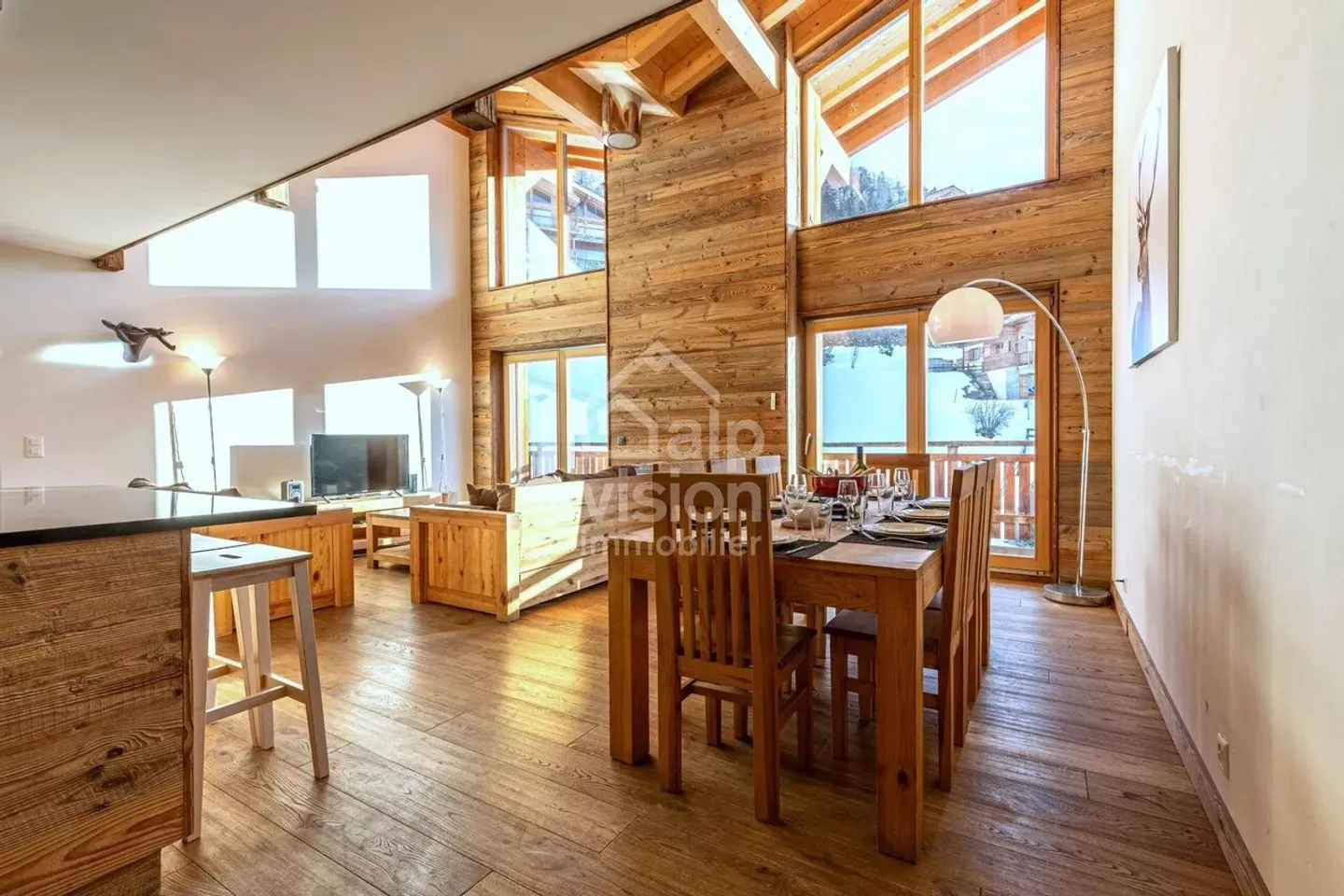 SPLENDIDE DUPLEX DE 5,5 CHAMBRES SKI IN/SKI OUT CENTRE STATION - Photo 2 sur 13