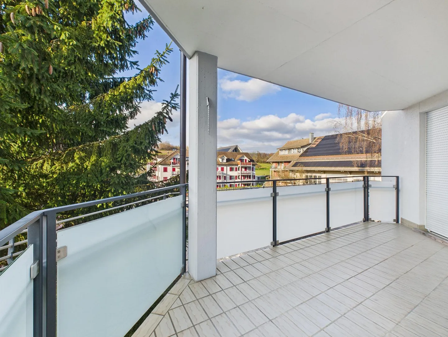 Appartement de 1,5 pièce de rêve avec balcon et cheminée à Warth-Wein... - Photo 2 sur 9