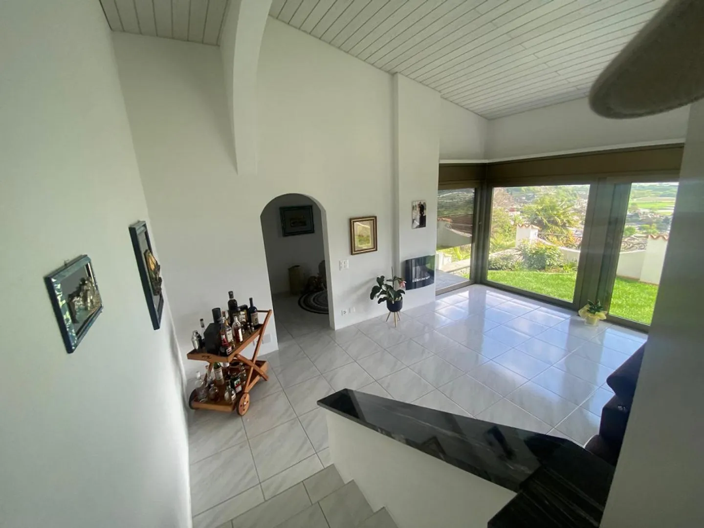 «6 1/2-room villa with garden in a very sunny location with a view / villetta di 6 1/2 locali con giardino molto soleggiata e bella vista» - Photo 3 of 36