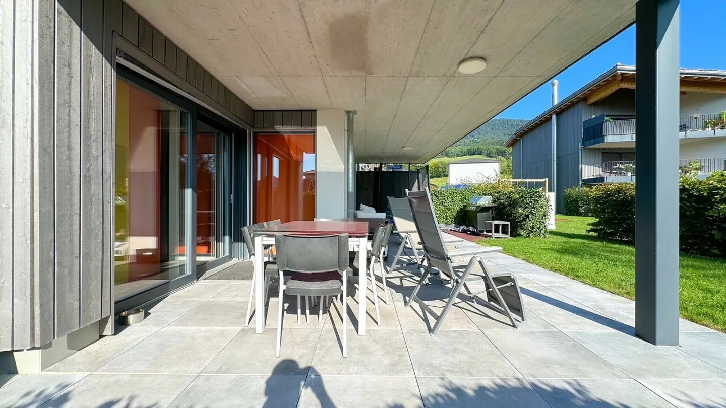 APPARTEMENT FAMILIAL DE 5.5P AVEC TERRASSE ET JARDIN PRIVATIF - Foto 9 von 13