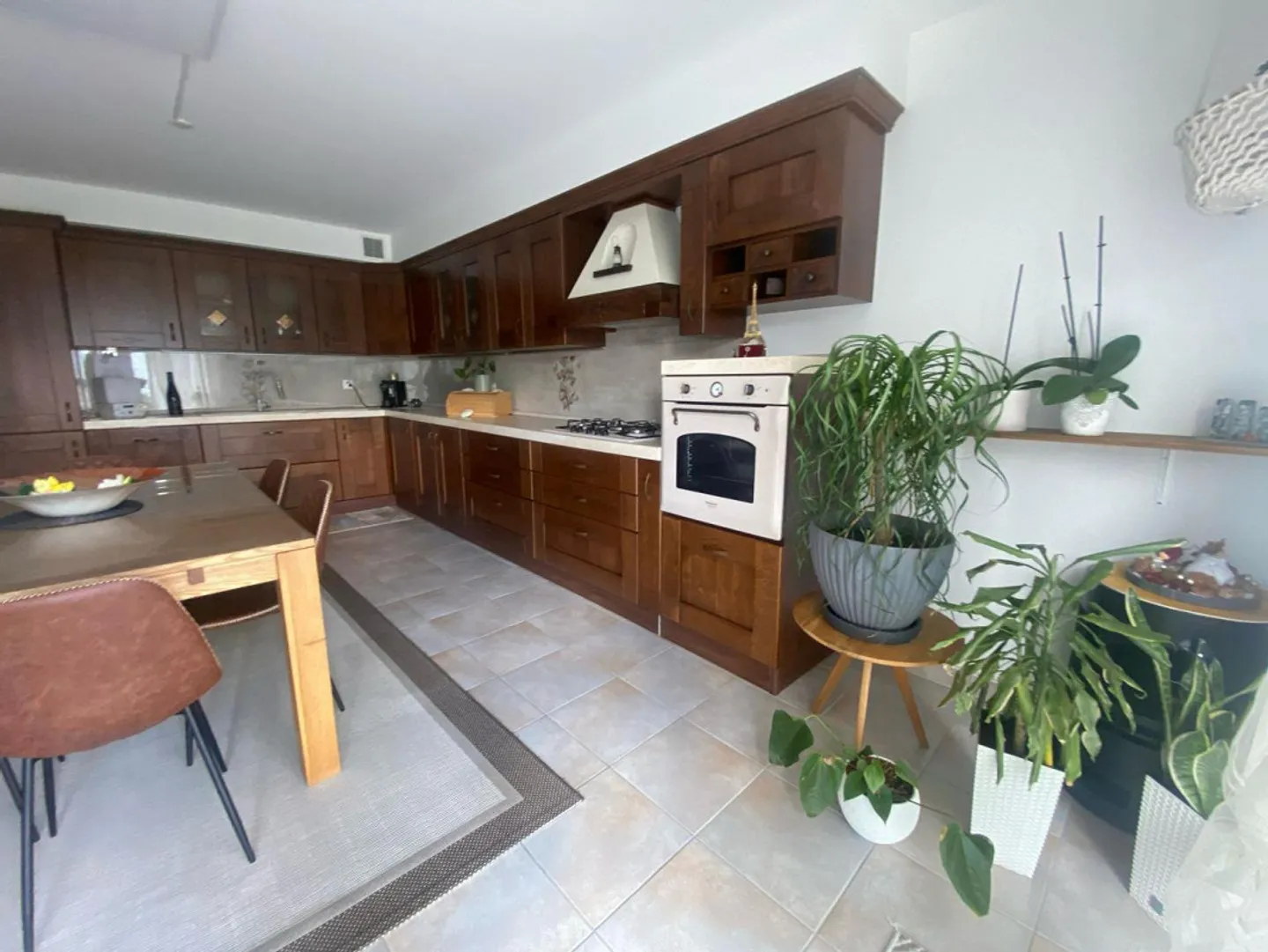 «6 1/2-room villa with garden in a very sunny location with a view / villetta di 6 1/2 locali con giardino molto soleggiata e bella vista» - Photo 9 of 36