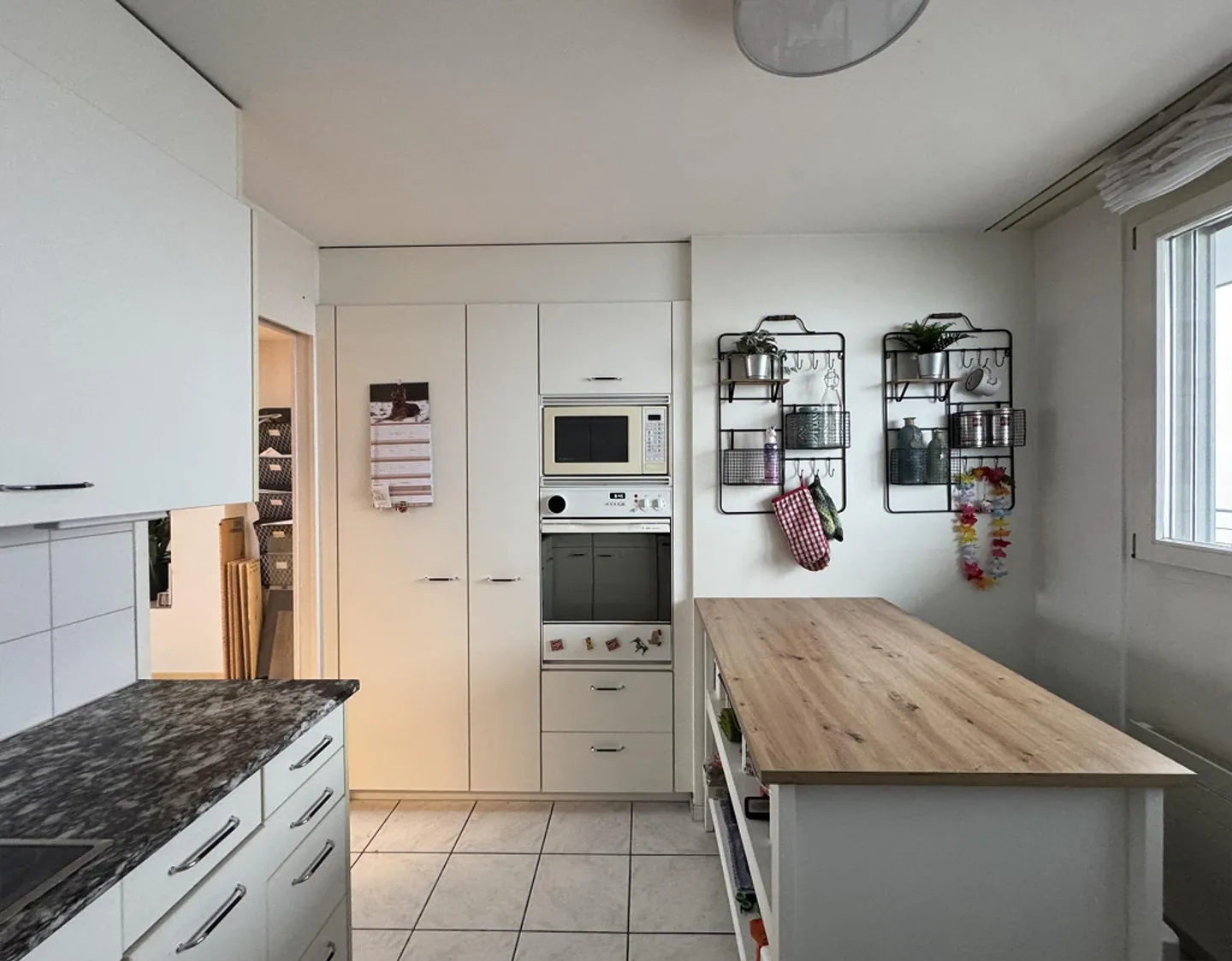 5.5-Room Maisonette with Parking Space - Centrally Located, Pleasantly Quiet - Photo 3 of 12