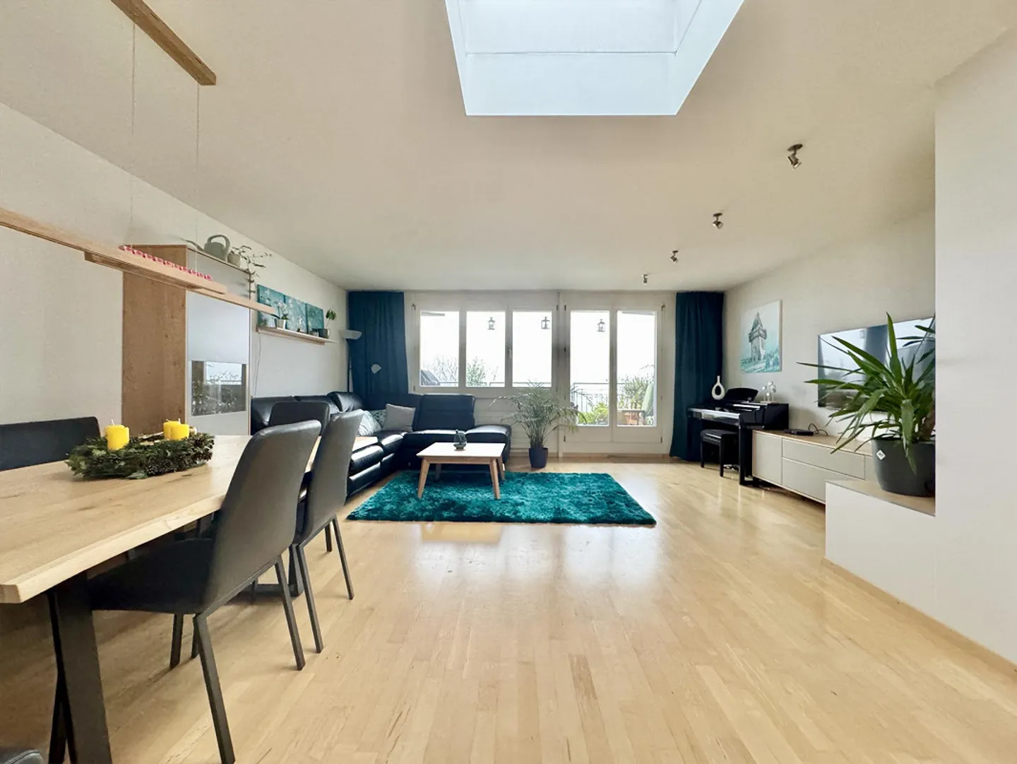 5.5-Room Maisonette with Parking Space - Centrally Located, Pleasantly Quiet - Photo 4 of 12