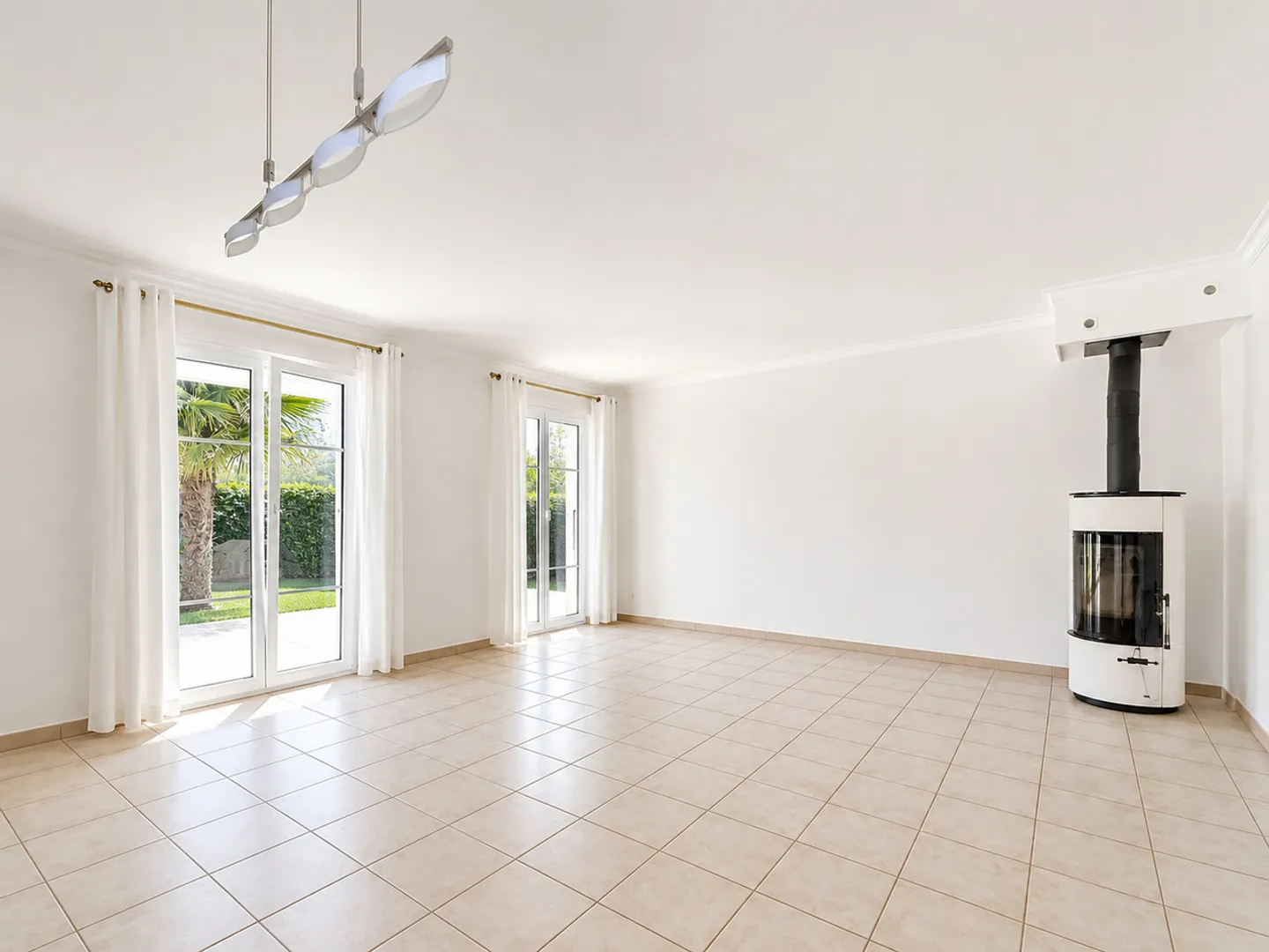 Belle maison avec terrasse et jardin dans un environnement verdoyant à Vessy - Photo 2 sur 8