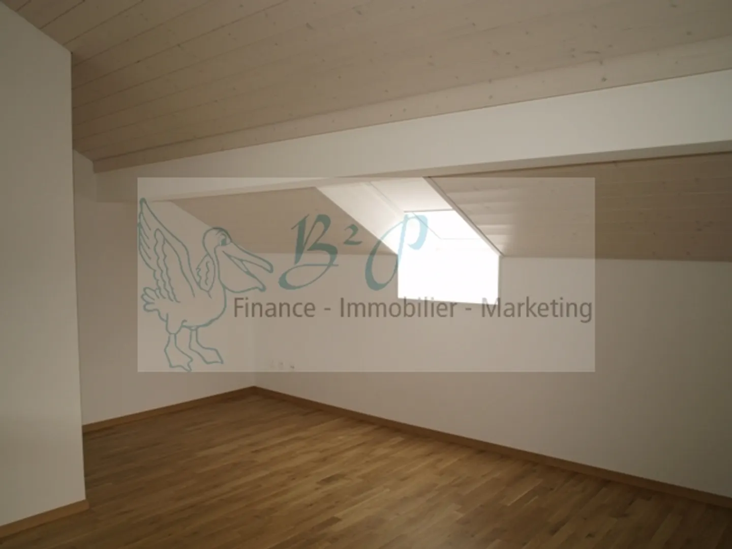 Charming Maisonette Apartment - Photo 3 of 9