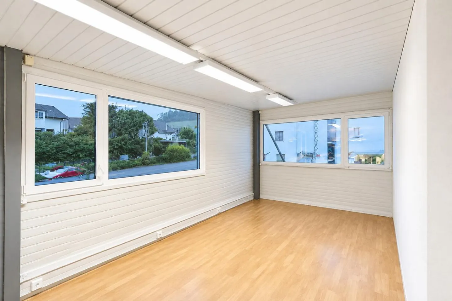 Versatile industrial and commercial property in an attractive location - Photo 17 of 24