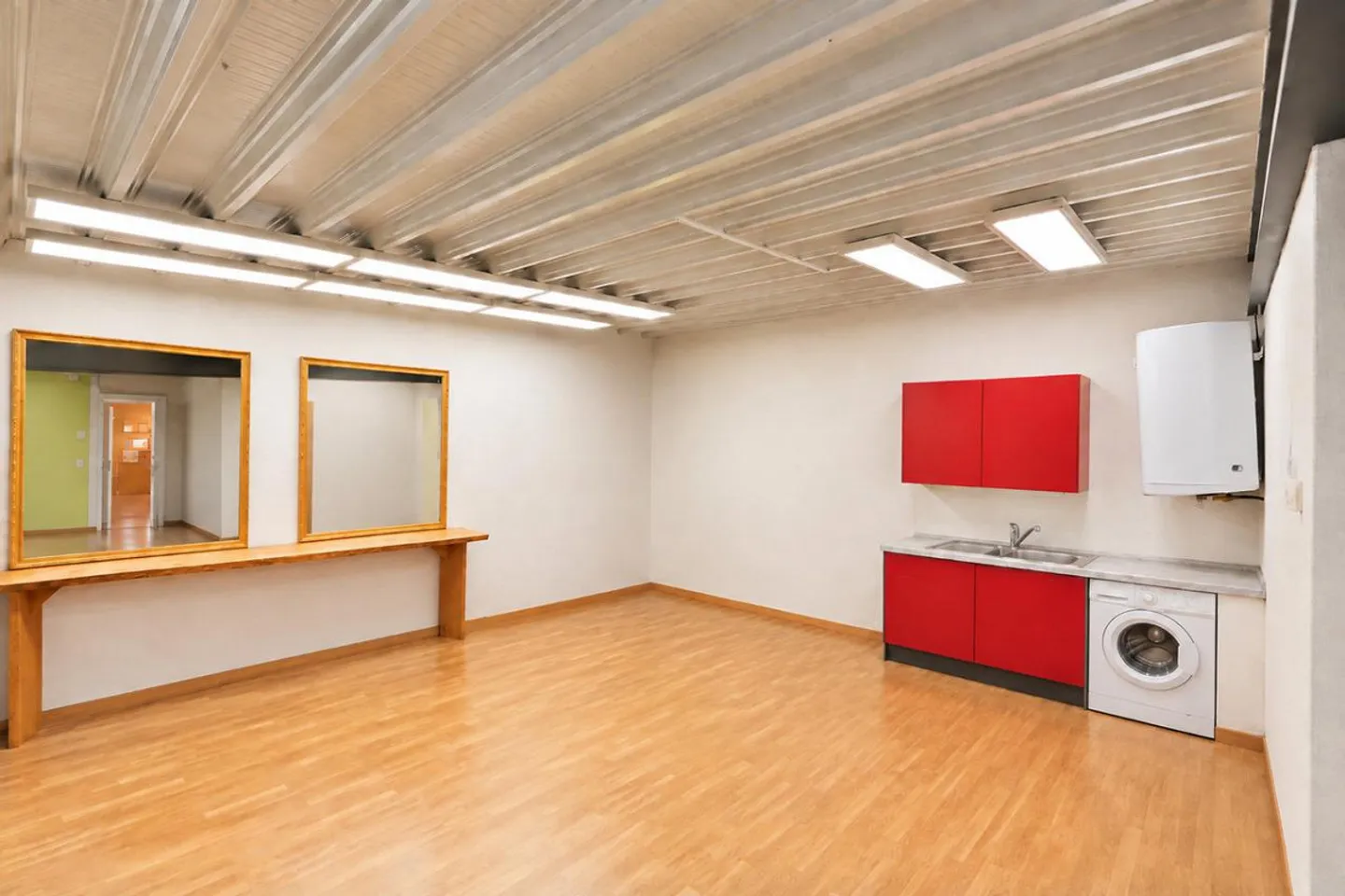 Versatile industrial and commercial property in an attractive location - Photo 21 of 24