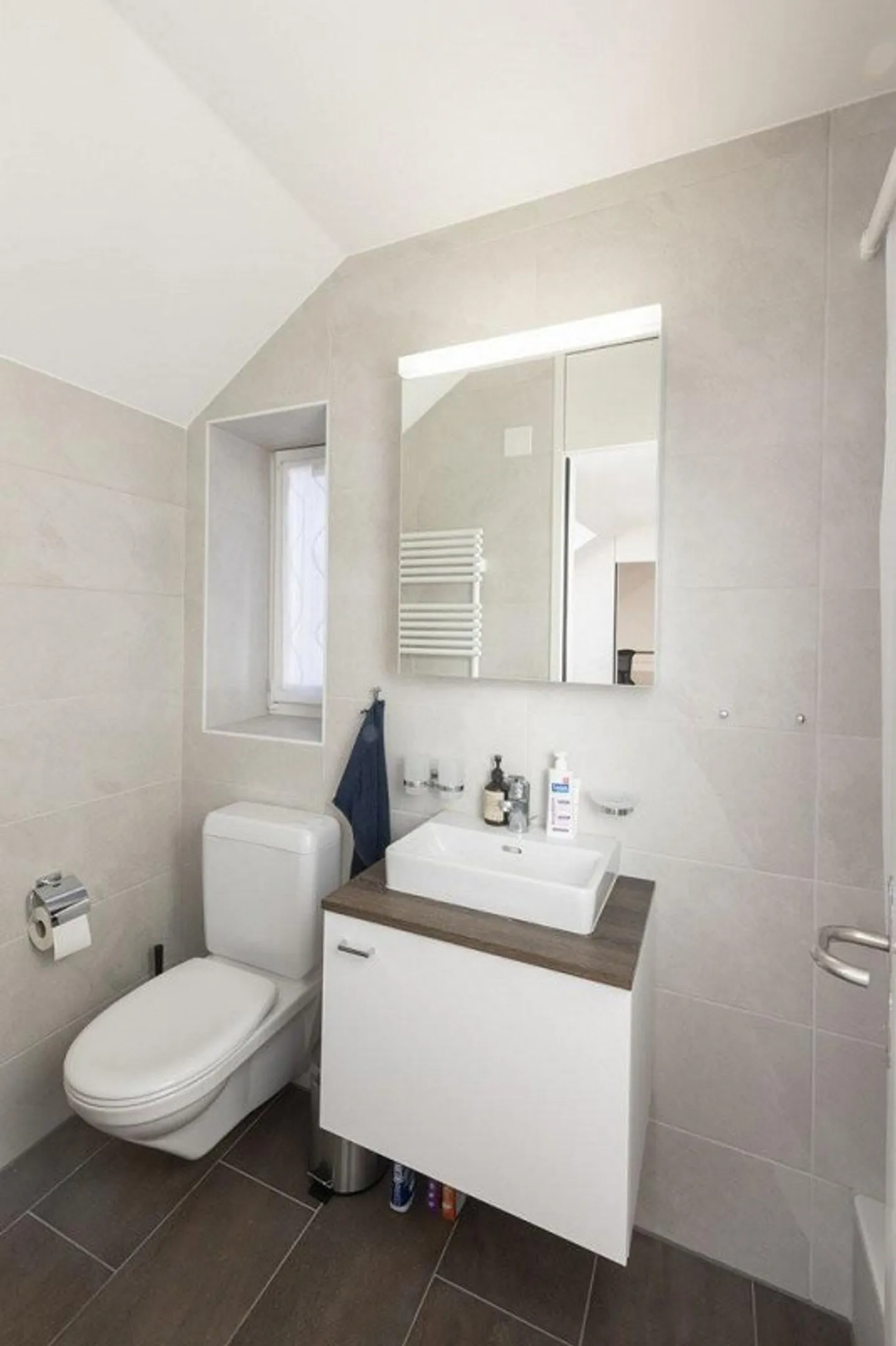 Moderno appartamento con 4 camere nel cuore di Basilea a Barfüsserplatz - Foto 5 di 8