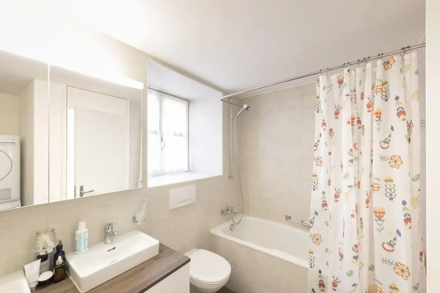 Moderno appartamento con 4 camere nel cuore di Basilea a Barfüsserplatz - Foto 6 di 8