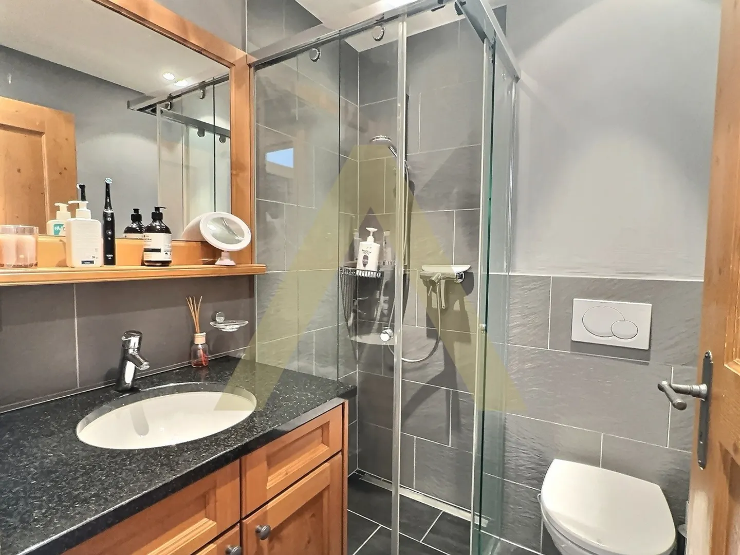 Appartamento di Lusso con Vista Alpina - Foto 6 di 9