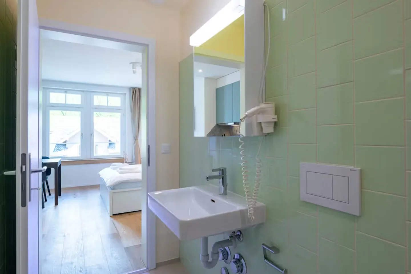 Charming Zurich Apartment - Photo 8 of 8