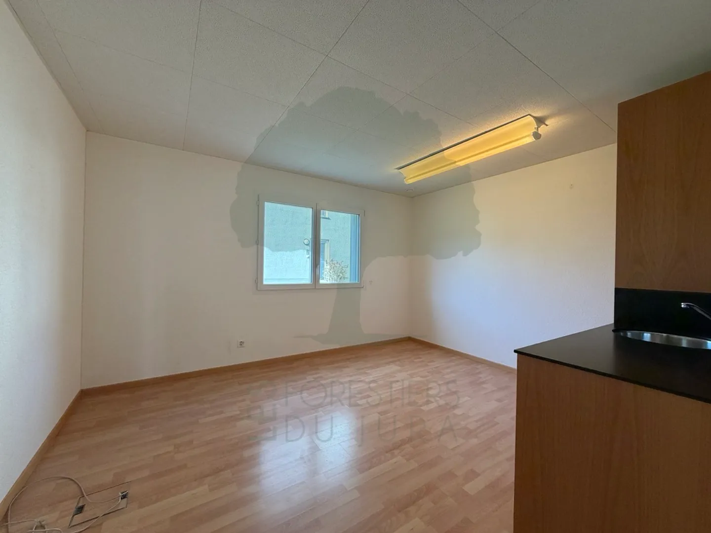Geräumige Arztpraxis in Courfaivre - Foto 7 von 26