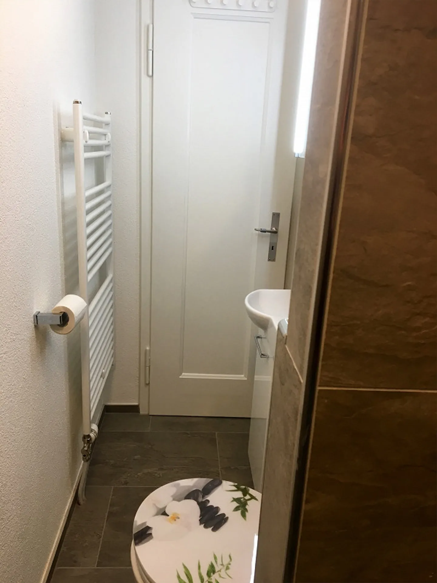 Apartment in charming house including garage - Photo 22 of 25