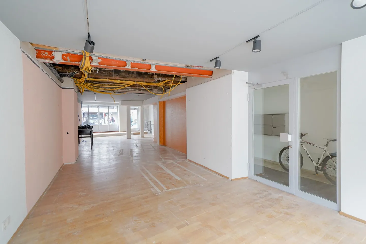 Emplacement de choix - Espace commercial fréquenté dans la vieille ville de Lucerne - Photo 2 sur 8