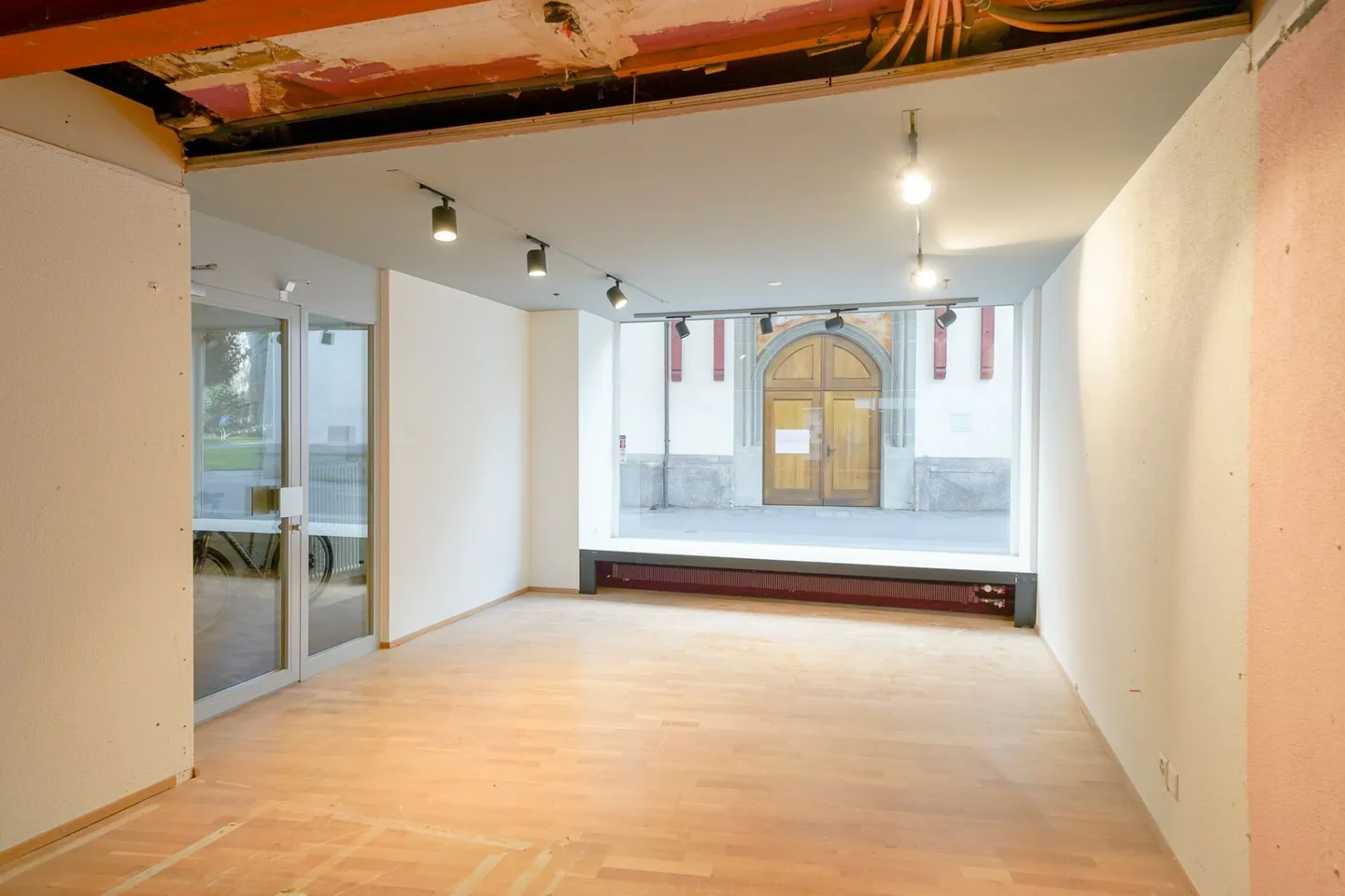 Emplacement de choix - Espace commercial fréquenté dans la vieille ville de Lucerne - Photo 3 sur 8