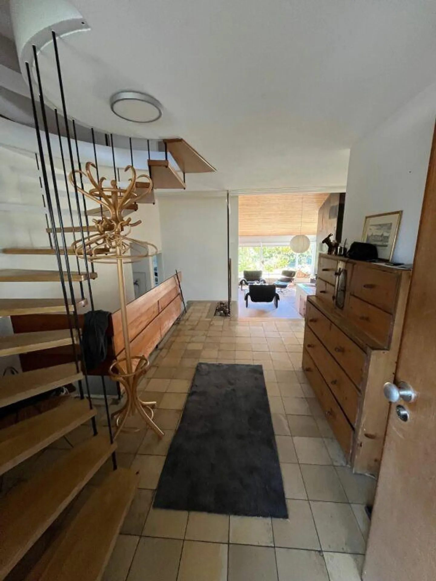 Spacious living in a sunny location - Photo 15 of 28