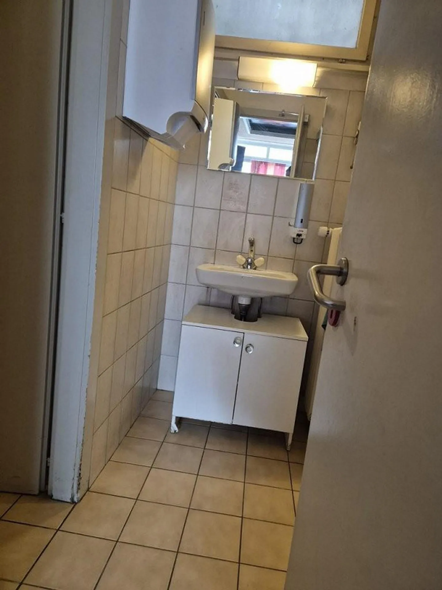 Café for rent - Photo 8 of 9