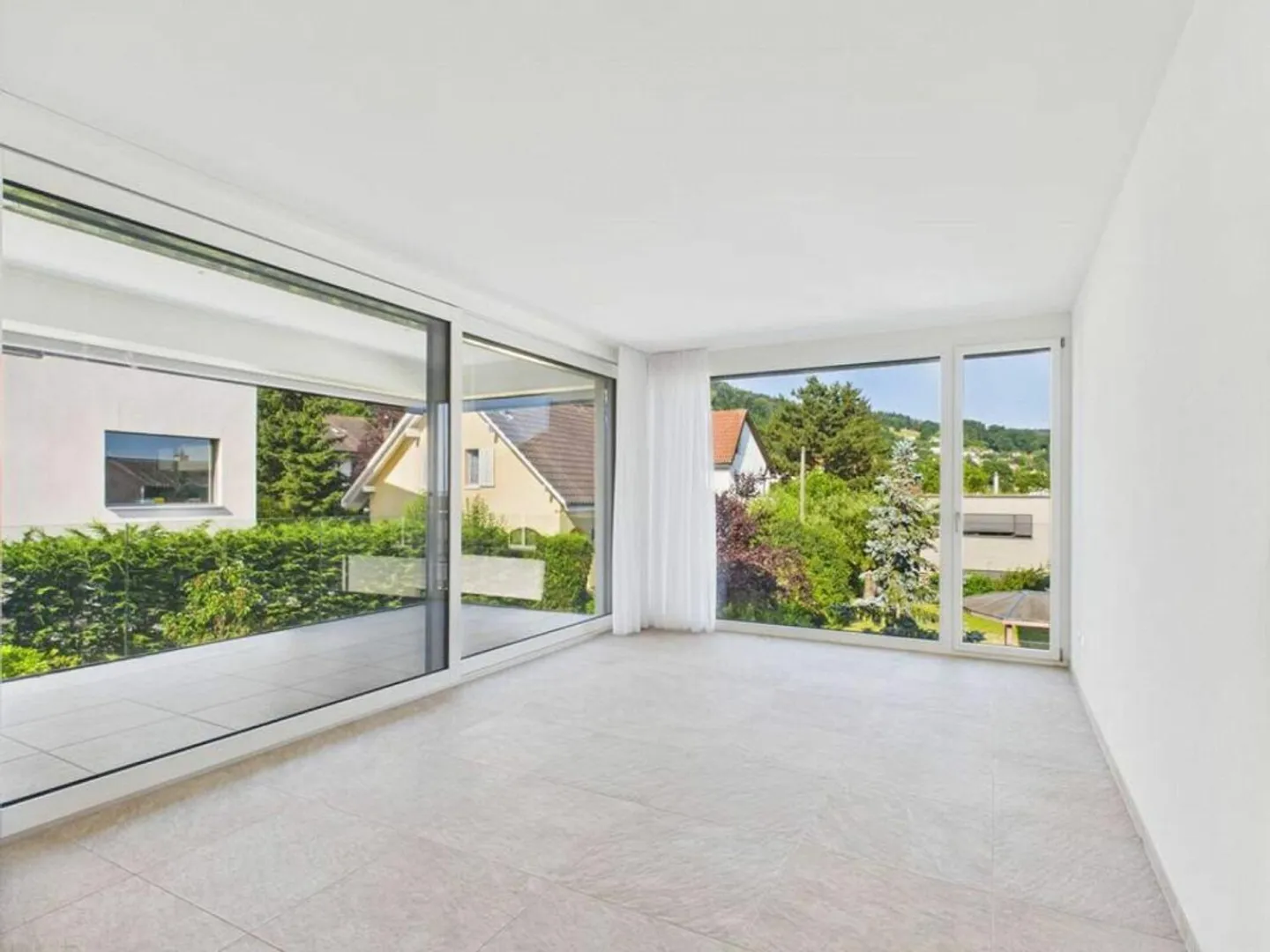 Moderno, luminoso e spazioso - Foto 5 di 13