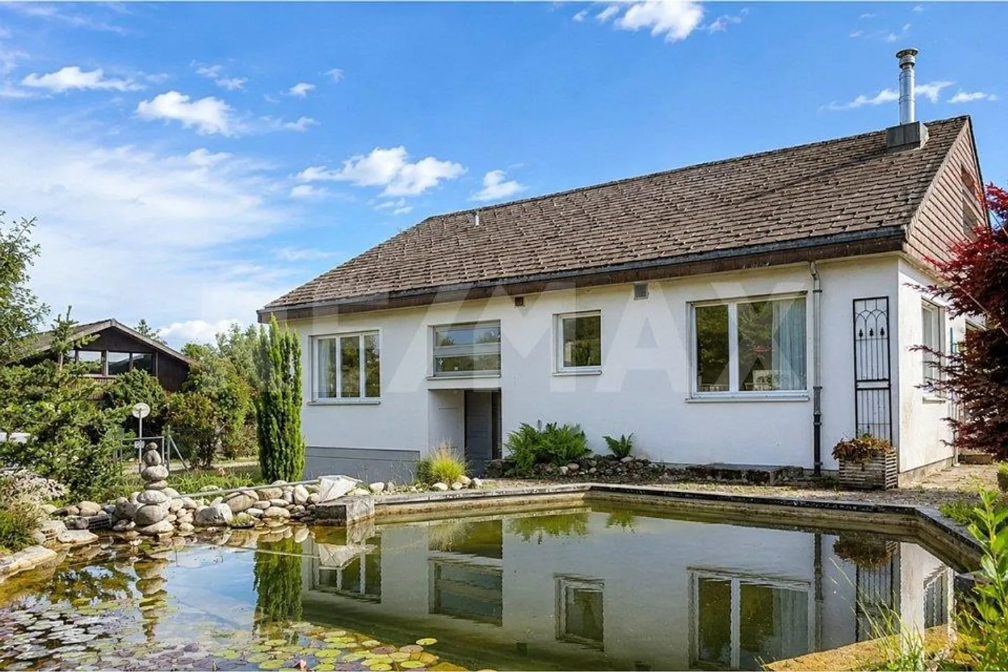 Detached 8-room single-family house with idyllic garden layout - Photo 10 of 13