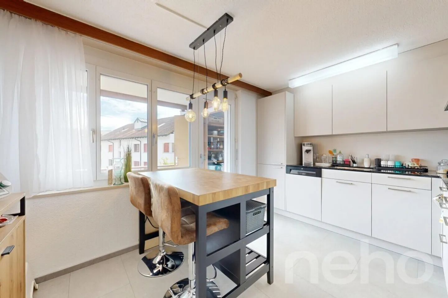 4.5-Zimmer-Wohnung mit Balkon und zwei Garagenplätzen in Sevelen - Foto 5 von 12