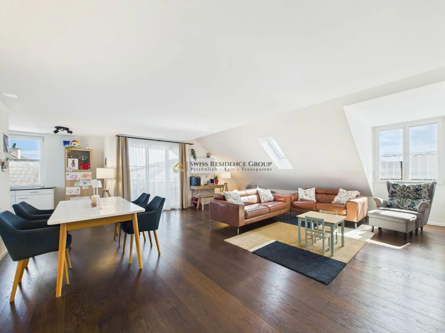 Charmante Dach-Maisonette in Neerach - Foto 3 von 16