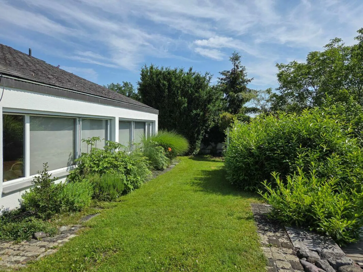 Spacious living in a sunny location - Photo 23 of 28