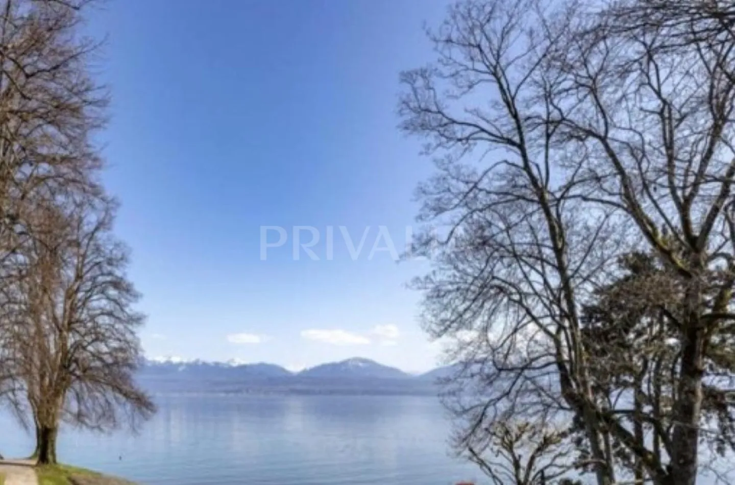 Propriété Élégante au Bord de l'Eau - Photo 1 sur 2