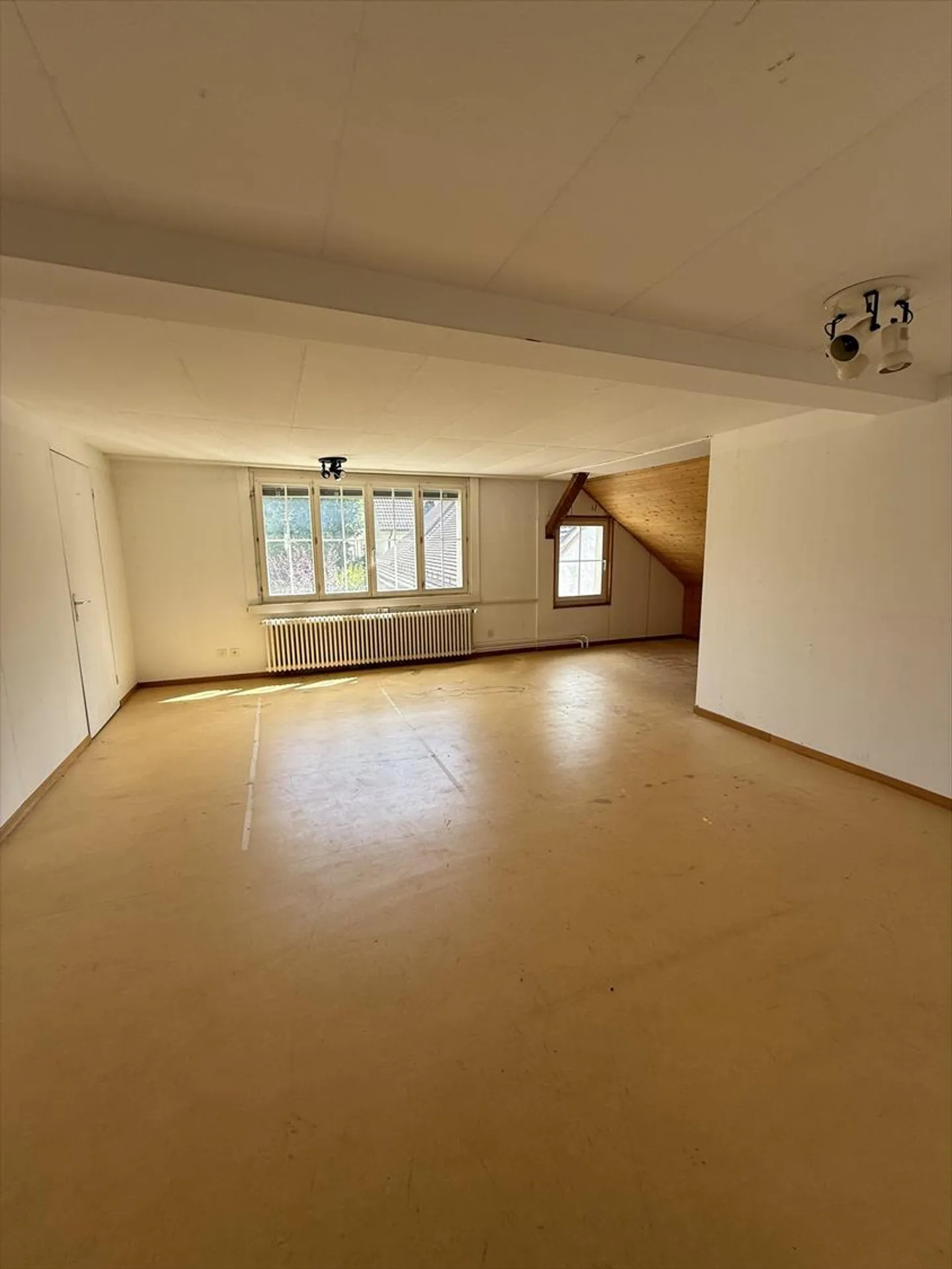 Would you like to conduct your business in lakes? - Photo 9 of 10