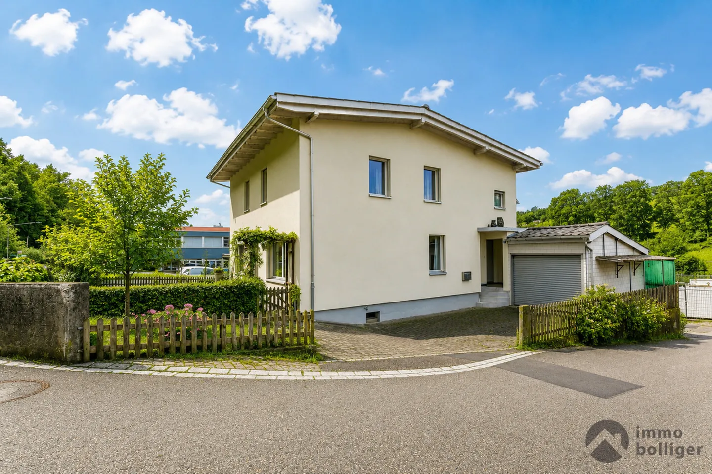 L'histoire rencontre la modernité : Maison individuelle élégante avec beaucoup de potentiel à Zofingen - Photo 1 sur 13