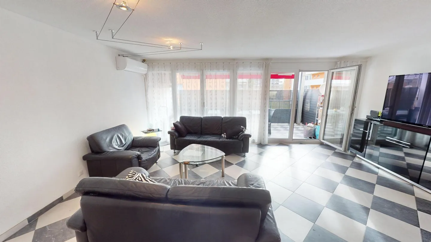 Appartement spacieux de 4 pièces avec balcon de 17 m² à Dietlikon - Photo 13 sur 13