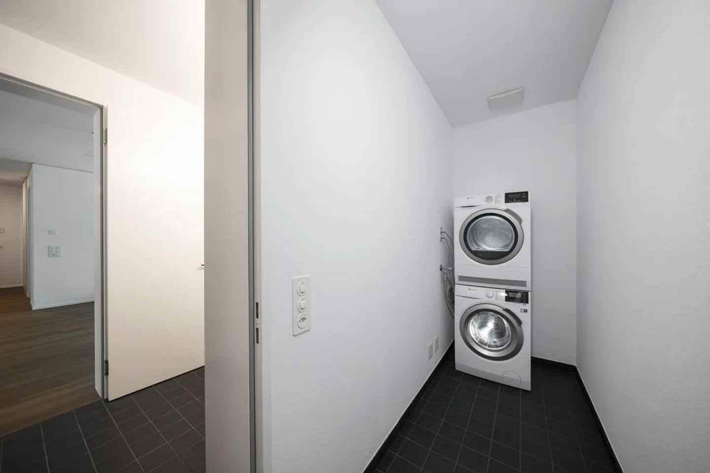 Appartamento spazioso in posizione privilegiata - Foto 5 di 11