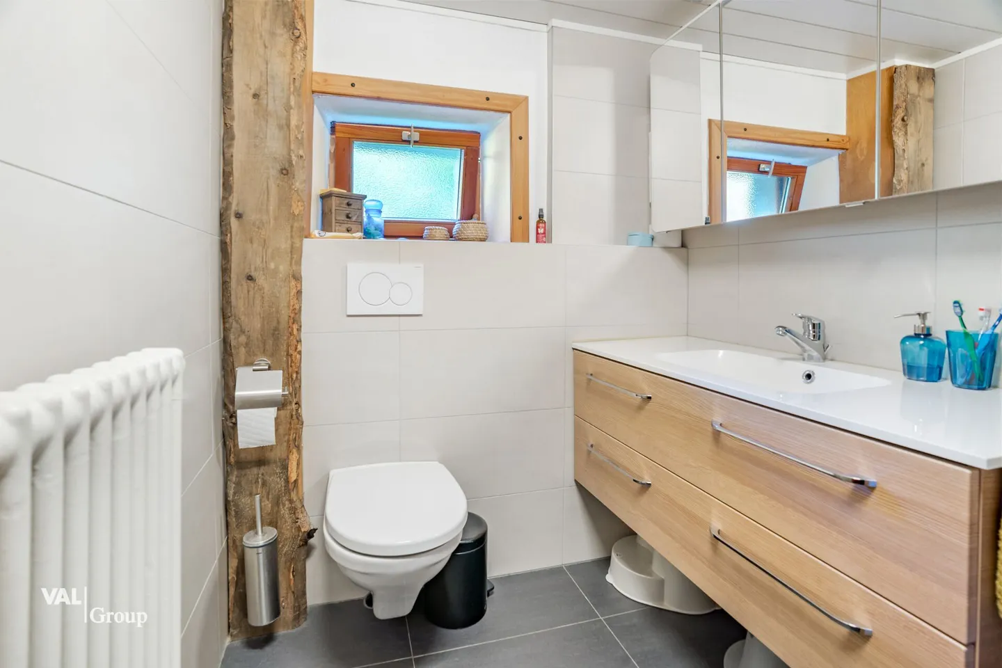 Casa bifamiliare con ampi spazi e annessi nel mezzo della natura sopra - Foto 7 di 13