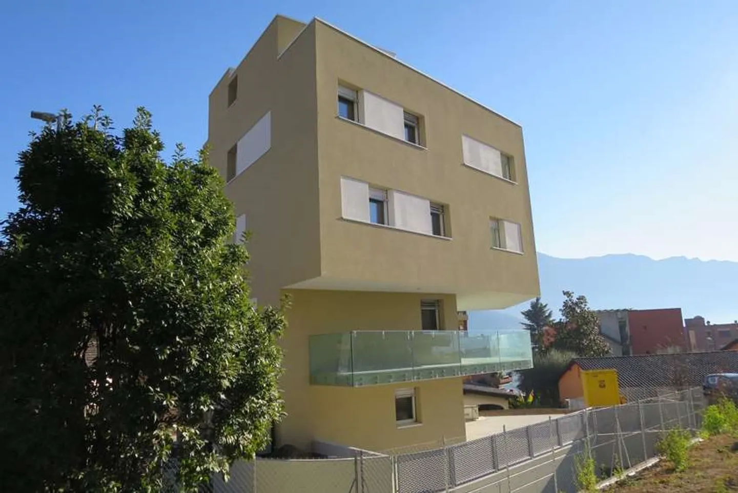 Appartamento con giardino privato - Foto 1 di 9