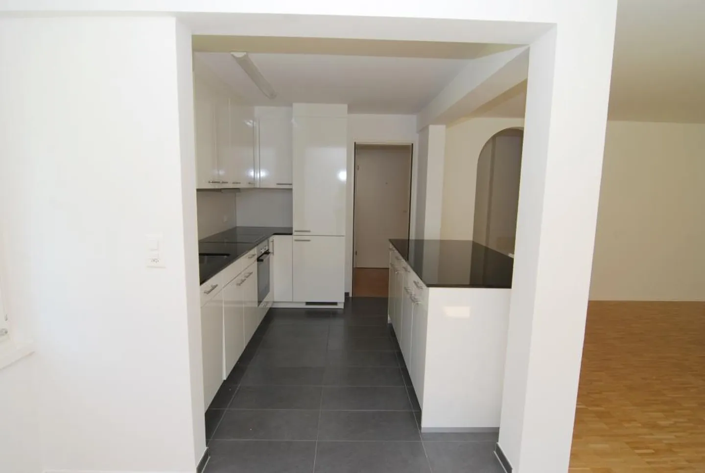 Charmante Wohnung mit gemütlichem Sitzplatz - Foto 3 von 7