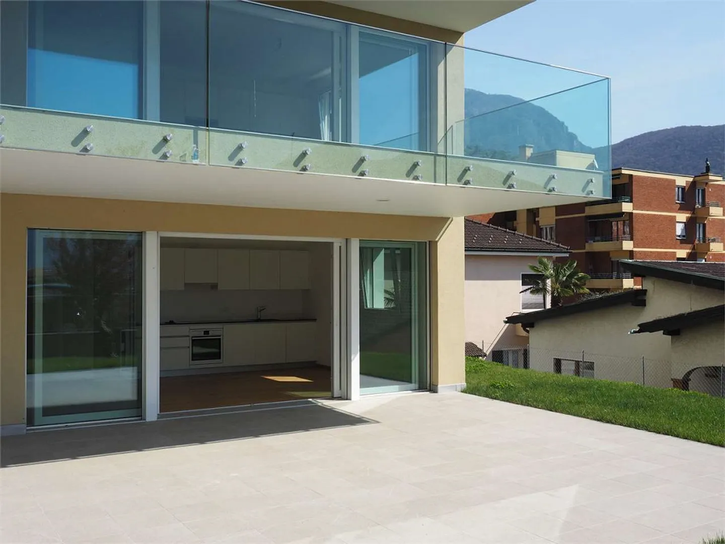 Appartamento con giardino privato - Foto 2 di 9