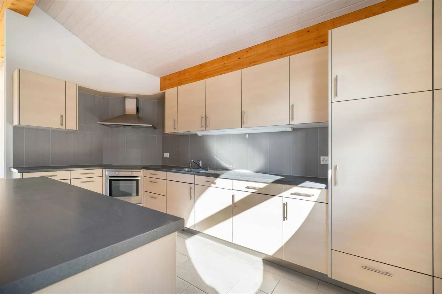 Top floor 4.5 rooms - Photo 2 of 10