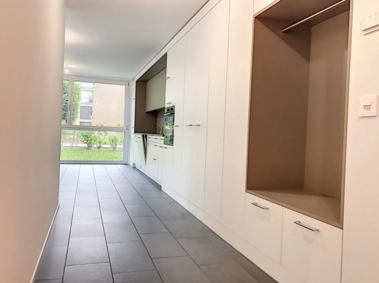 APPARTAMENTO MOLTO BELLO DI 3,5 STANZE IN AFFITTO! - Foto 2 di 9