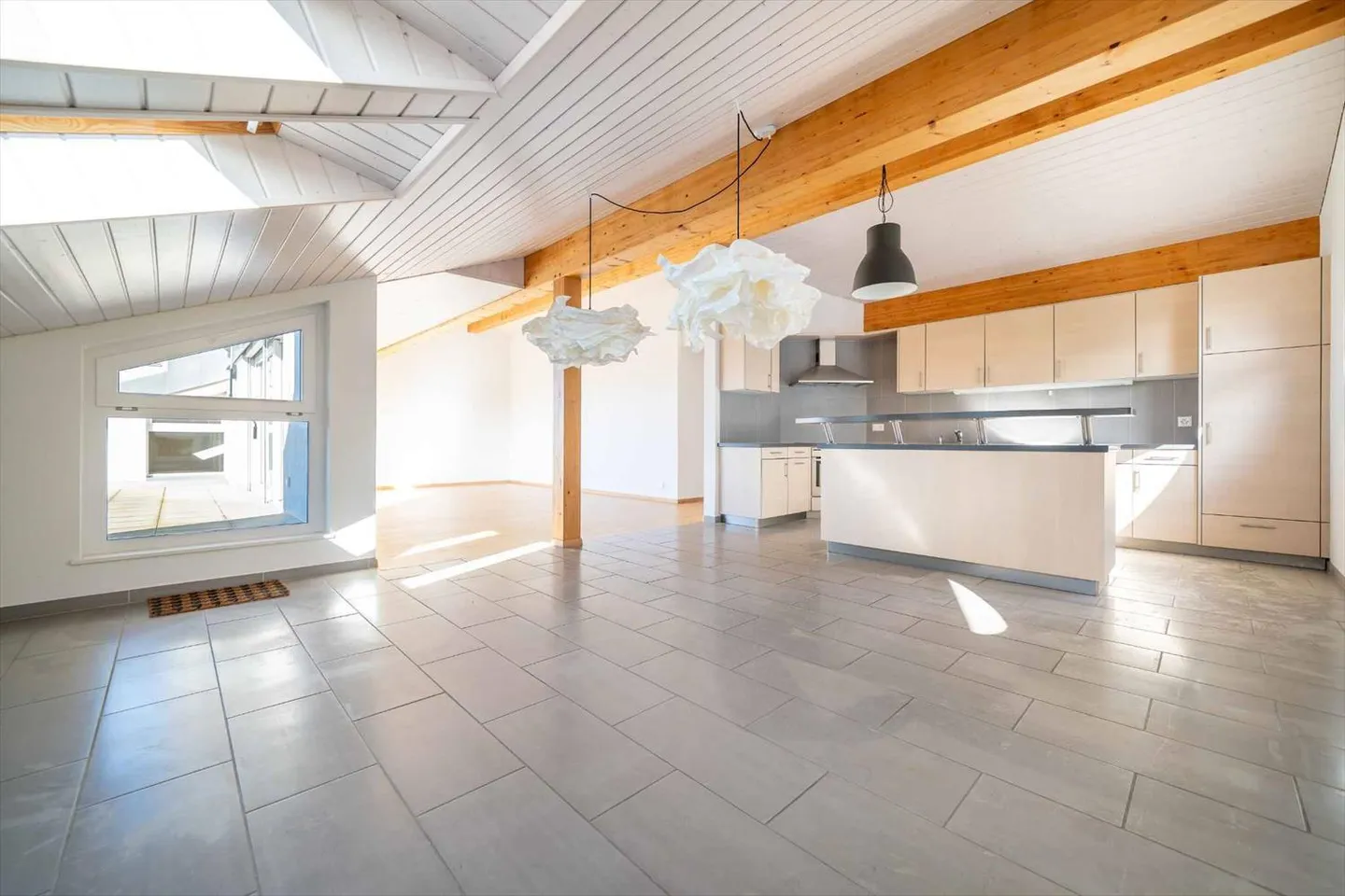 Top floor 4.5 rooms - Photo 4 of 10