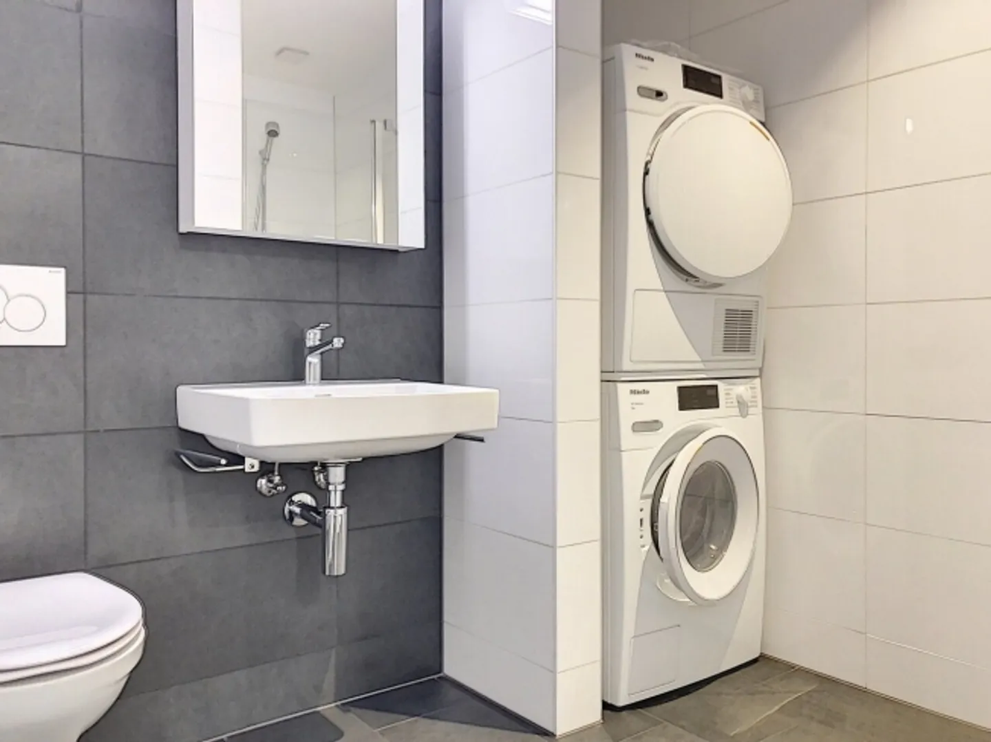 APPARTAMENTO MOLTO BELLO DI 3,5 STANZE IN AFFITTO! - Foto 3 di 9