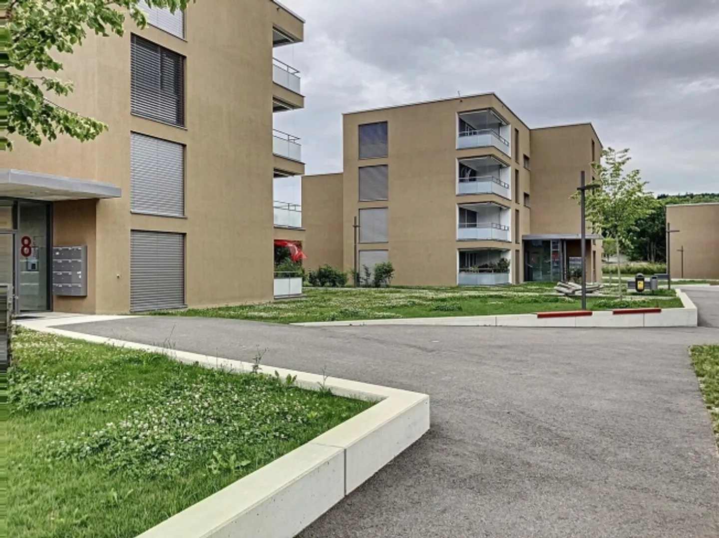 APPARTAMENTO MOLTO BELLO DI 3,5 STANZE IN AFFITTO! - Foto 4 di 9