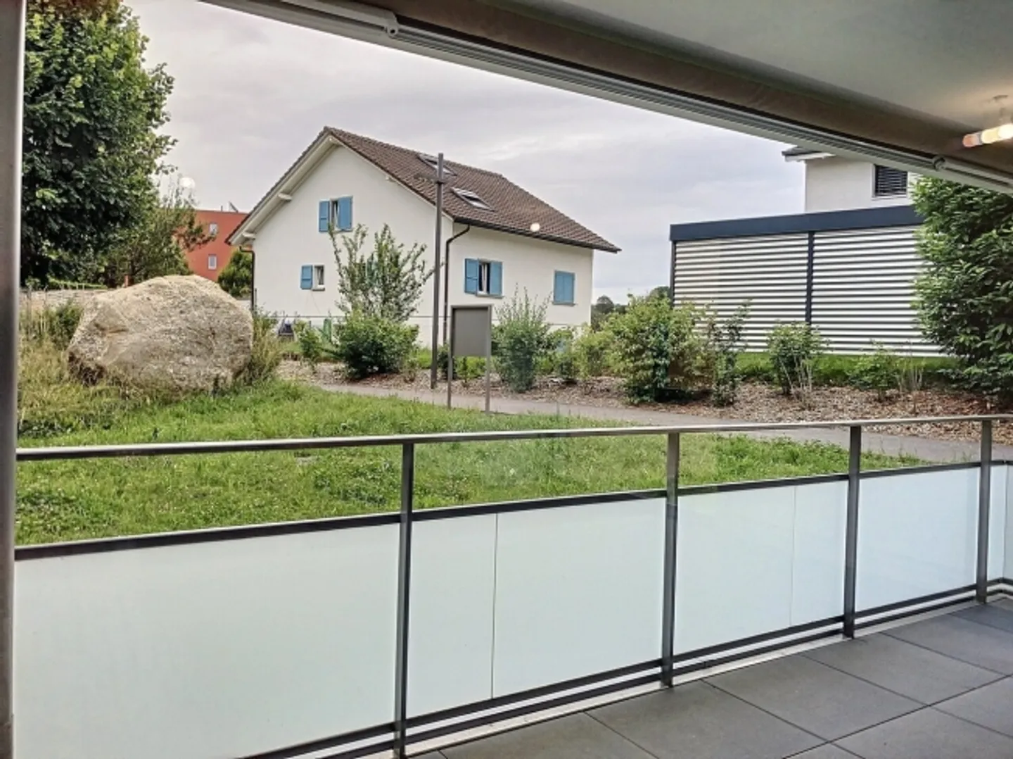 APPARTAMENTO MOLTO BELLO DI 3,5 STANZE IN AFFITTO! - Foto 6 di 9