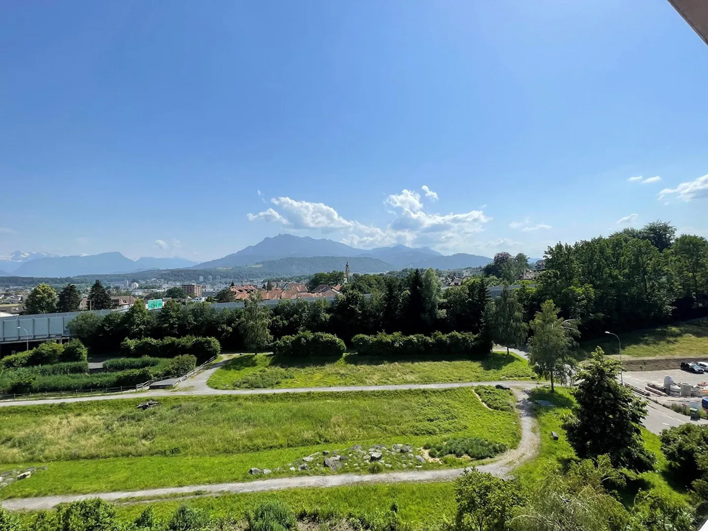 Charming 3.5-room apartment with mountain view in Emmenbrücke - Photo 1 of 9