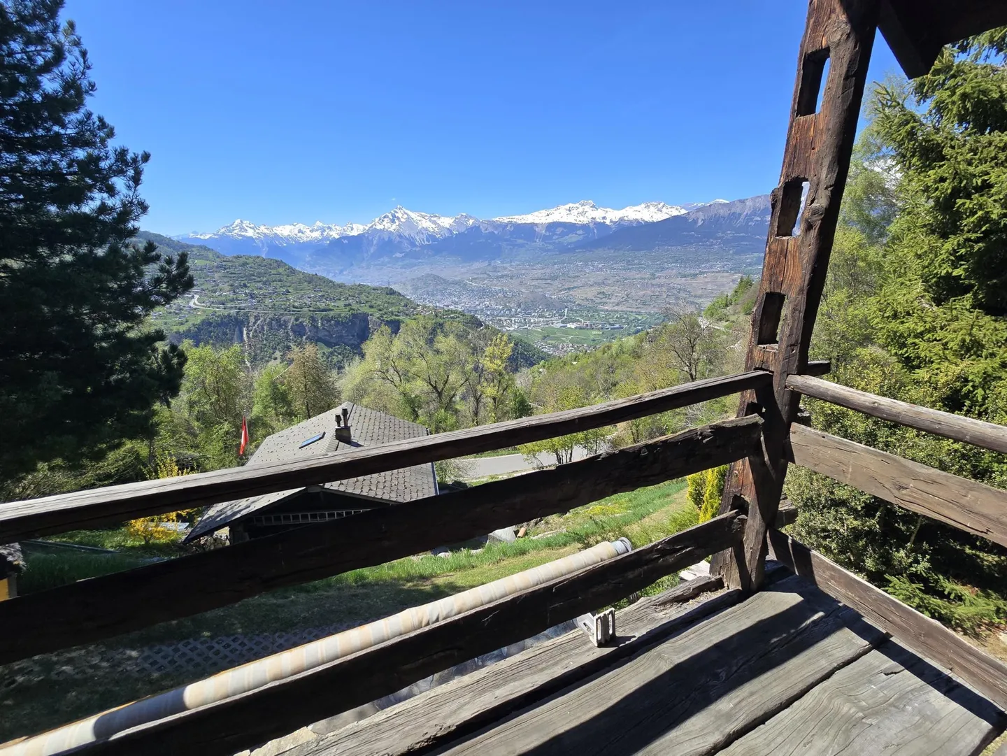 Chalet authentique avec 5,5 chambres, abri en bois, grange et cave à vin sur un grand terrain à Val d'Hérens - Photo 8 sur 11