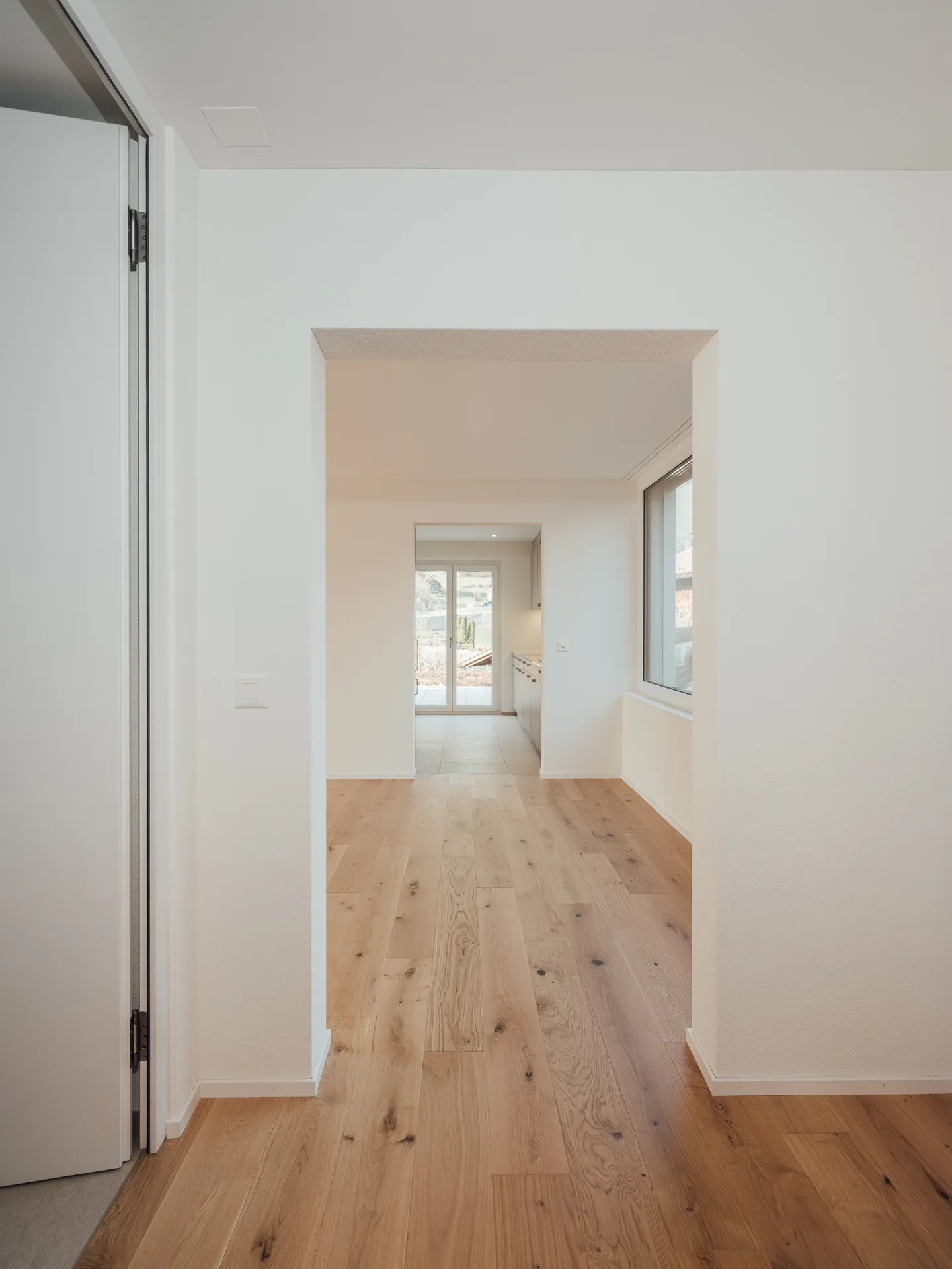 Moderno appartamento di 3,5 stanze con area giardino e panorama montano - Foto 6 di 11
