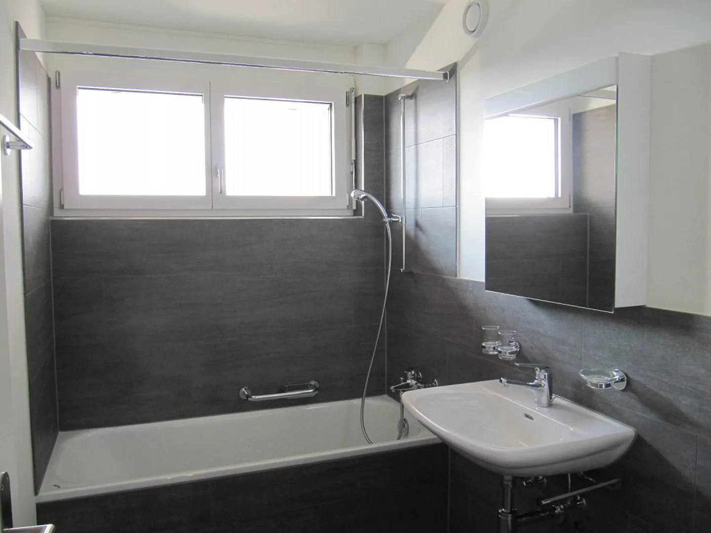 Charming 3.5-room apartment with mountain view in Emmenbrücke - Photo 7 of 9