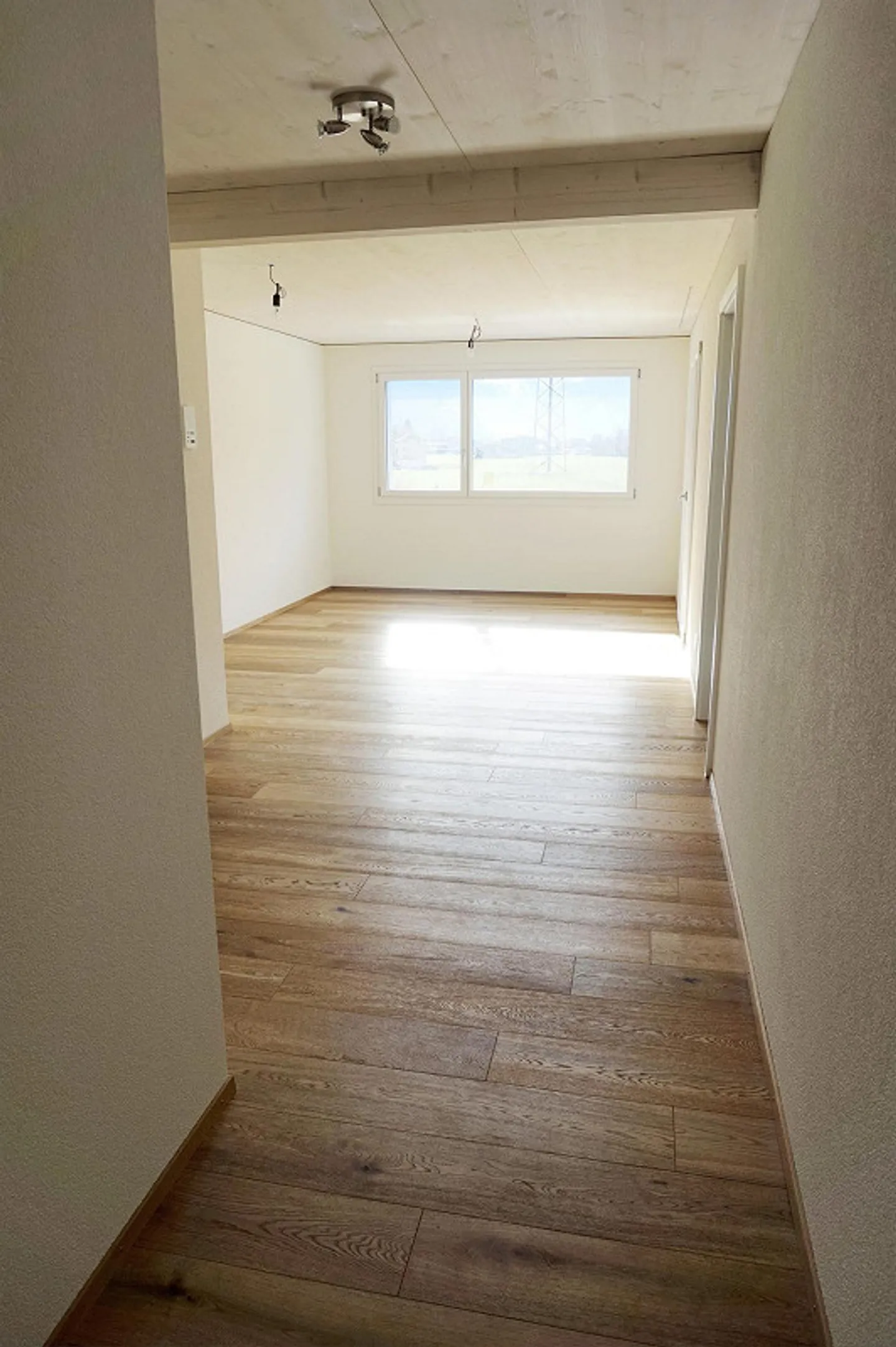 Beautiful, spacious 2.5-room apartment - Photo 2 of 6