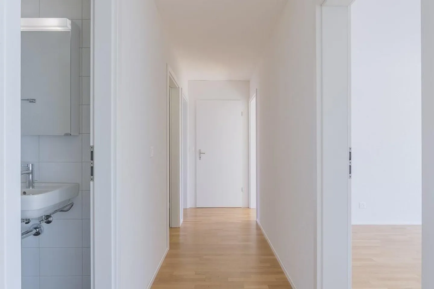 Beautiful 4.5-room apartment with large balcony - Photo 7 of 11