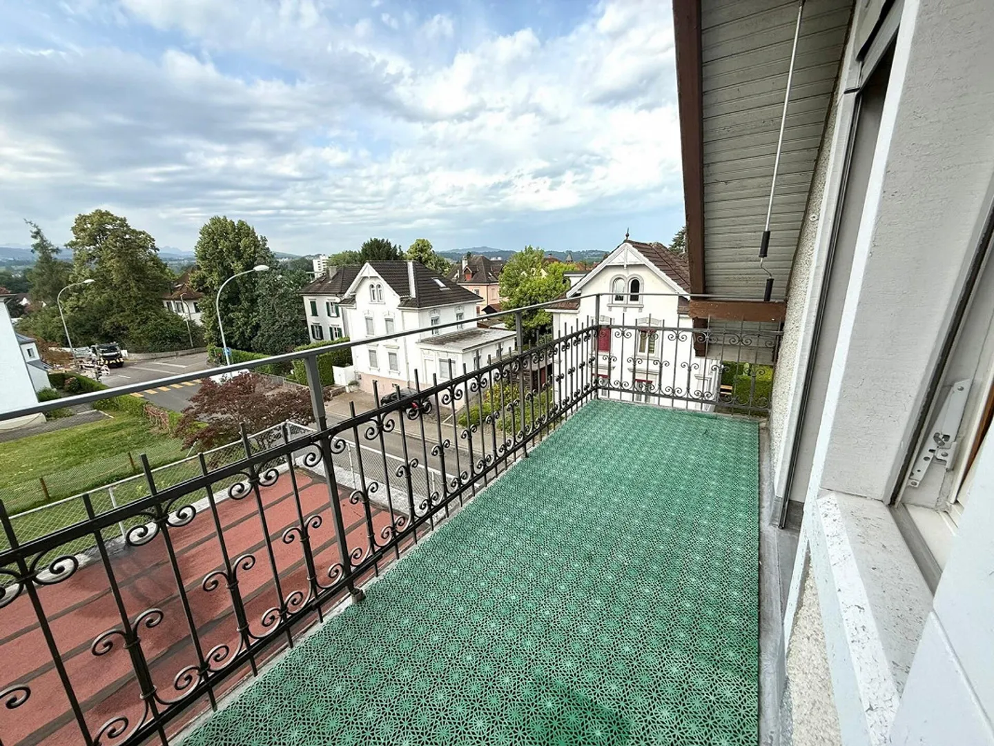 Ampio appartamento mansardato di 3,5 locali in una casa di 3 famiglie - Foto 5 di 12